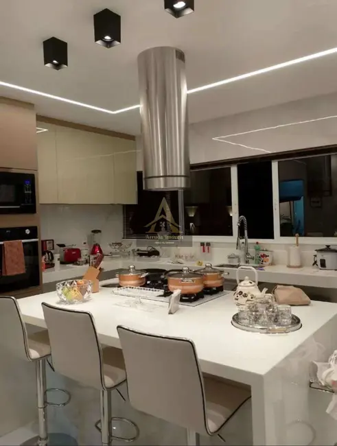 Casa com 3 quartos à venda, 478m2 em Nova São Pedro, Sao Pedro Da Aldeia - RJ - imagem 8 Foto 8 de Casa com 3 quartos à venda, 478m2 em Nova São Pedro, Sao Pedro Da Aldeia - RJ