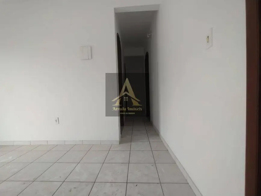 Casa com 3 quartos para alugar em Centro, Sao Pedro Da Aldeia - RJ - imagem 4 Foto 4 de Casa com 3 quartos para alugar em Centro, Sao Pedro Da Aldeia - RJ