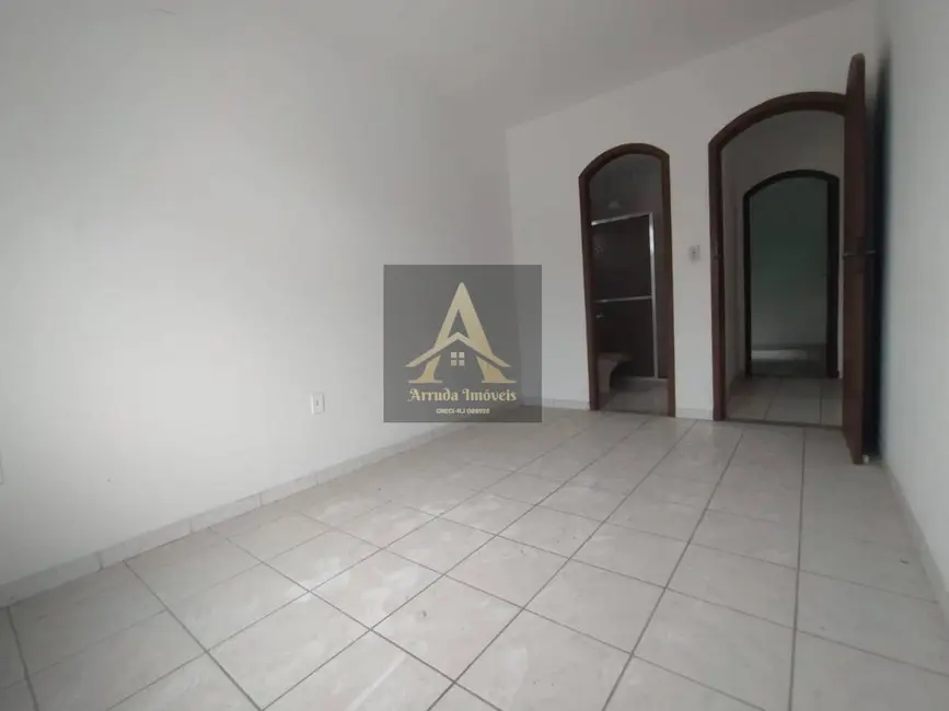 Casa com 3 quartos para alugar em Centro, Sao Pedro Da Aldeia - RJ - imagem 3 Foto 3 de Casa com 3 quartos para alugar em Centro, Sao Pedro Da Aldeia - RJ