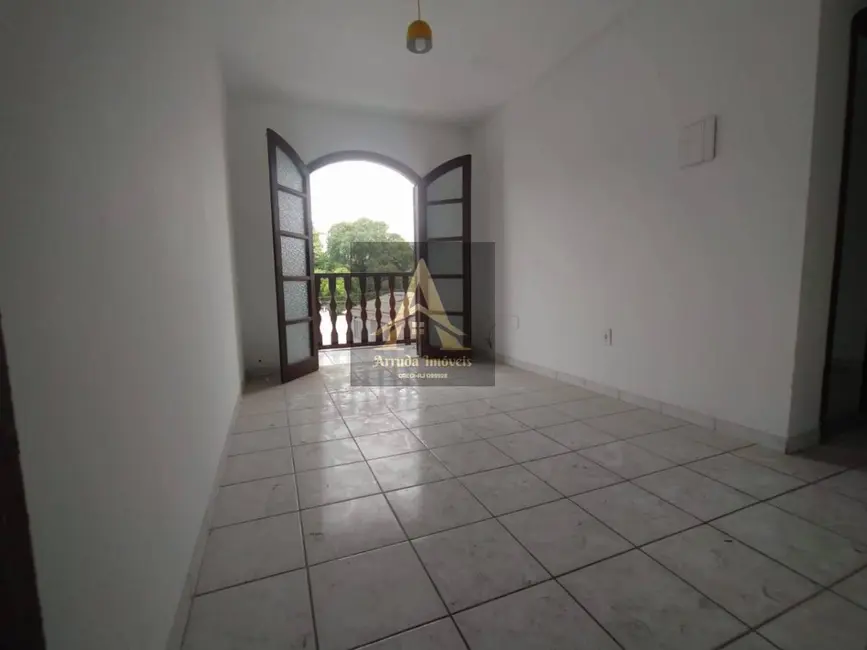 Casa com 3 quartos para alugar em Centro, Sao Pedro Da Aldeia - RJ - imagem 1 Foto 1 de Casa com 3 quartos para alugar em Centro, Sao Pedro Da Aldeia - RJ