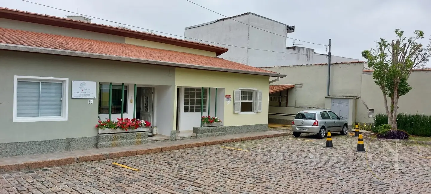 Casa Comercial com 5 quartos para alugar, 84m2 em Vila Campo Grande, São Paulo - SP - imagem 1 Foto 1 de Casa Comercial com 5 quartos para alugar, 84m2 em Vila Campo Grande, São Paulo - SP