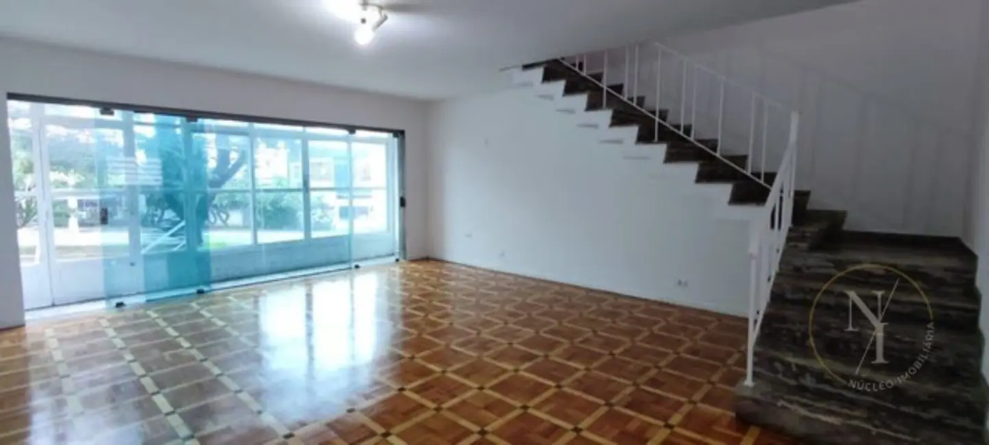 Foto 2 de Casa com 4 quartos para alugar, 200m2 em Cambuci, São Paulo - SP