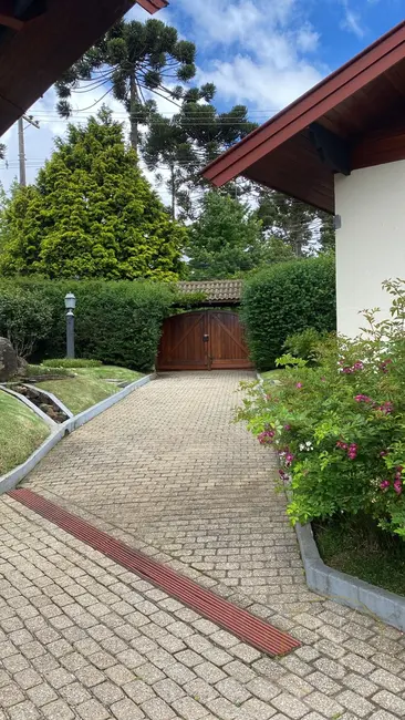 Foto 9 de Casa com 3 quartos à venda, 1800m2 em Campos Do Jordao - SP