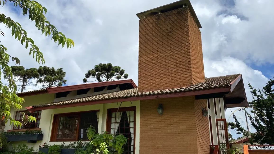 Foto 4 de Casa com 3 quartos à venda, 1800m2 em Campos Do Jordao - SP