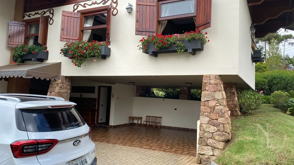 Foto 7 de Casa com 3 quartos à venda, 1800m2 em Campos Do Jordao - SP