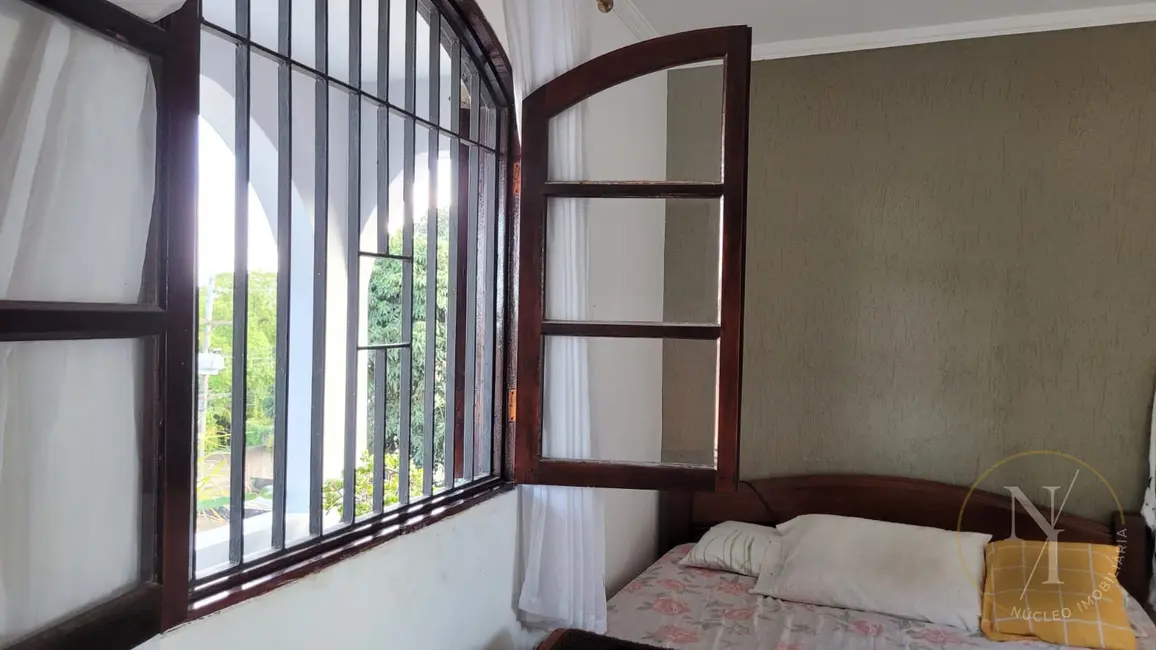 Foto 8 de Casa com 4 quartos à venda, 250m2 em Vila Pilar, Aruja - SP