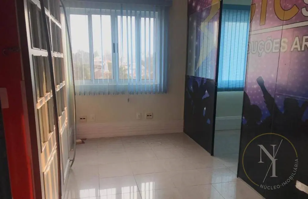 Foto 3 de Prédio Inteiro com 10 quartos para alugar, 580m2 em Vila Leonor, Guarulhos - SP