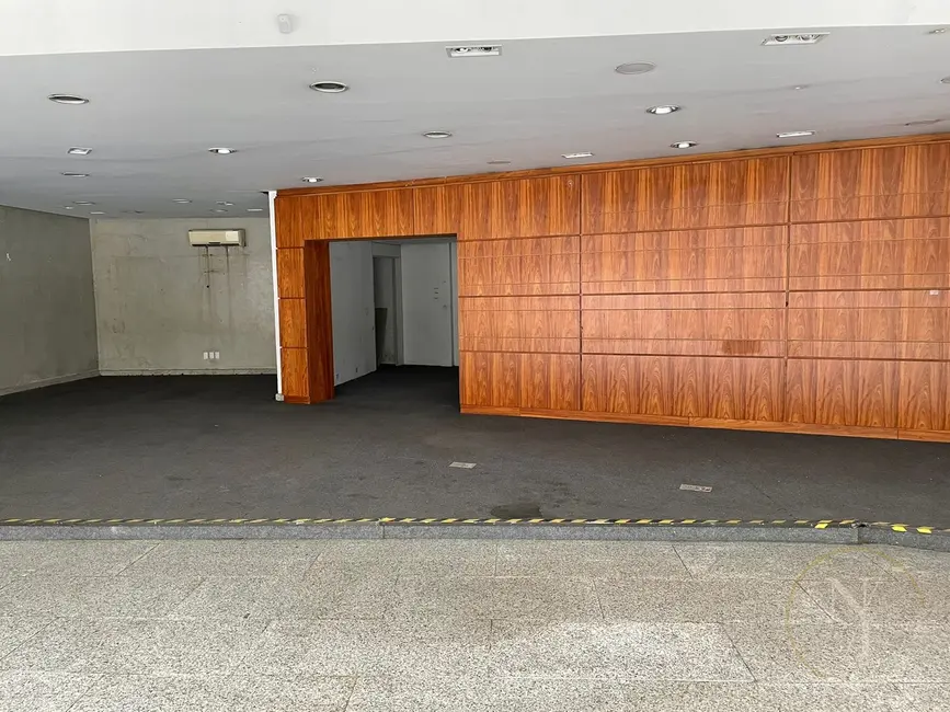 Foto 4 de Loja para alugar, 935m2 em Moema, São Paulo - SP
