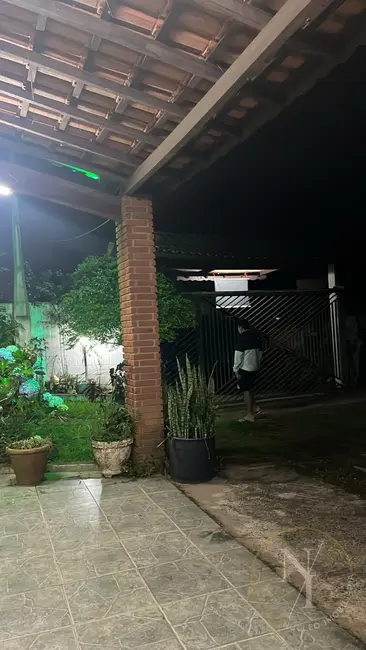 Casa com 3 quartos à venda, 4000m2 em Pirituba, Aruja - SP - imagem 4 Foto 4 de Casa com 3 quartos à venda, 4000m2 em Pirituba, Aruja - SP
