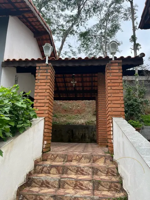 Casa com 3 quartos à venda, 4000m2 em Pirituba, Aruja - SP - imagem 2 Foto 2 de Casa com 3 quartos à venda, 4000m2 em Pirituba, Aruja - SP
