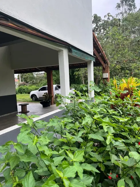 Casa com 3 quartos à venda, 4000m2 em Pirituba, Aruja - SP - imagem 3 Foto 3 de Casa com 3 quartos à venda, 4000m2 em Pirituba, Aruja - SP