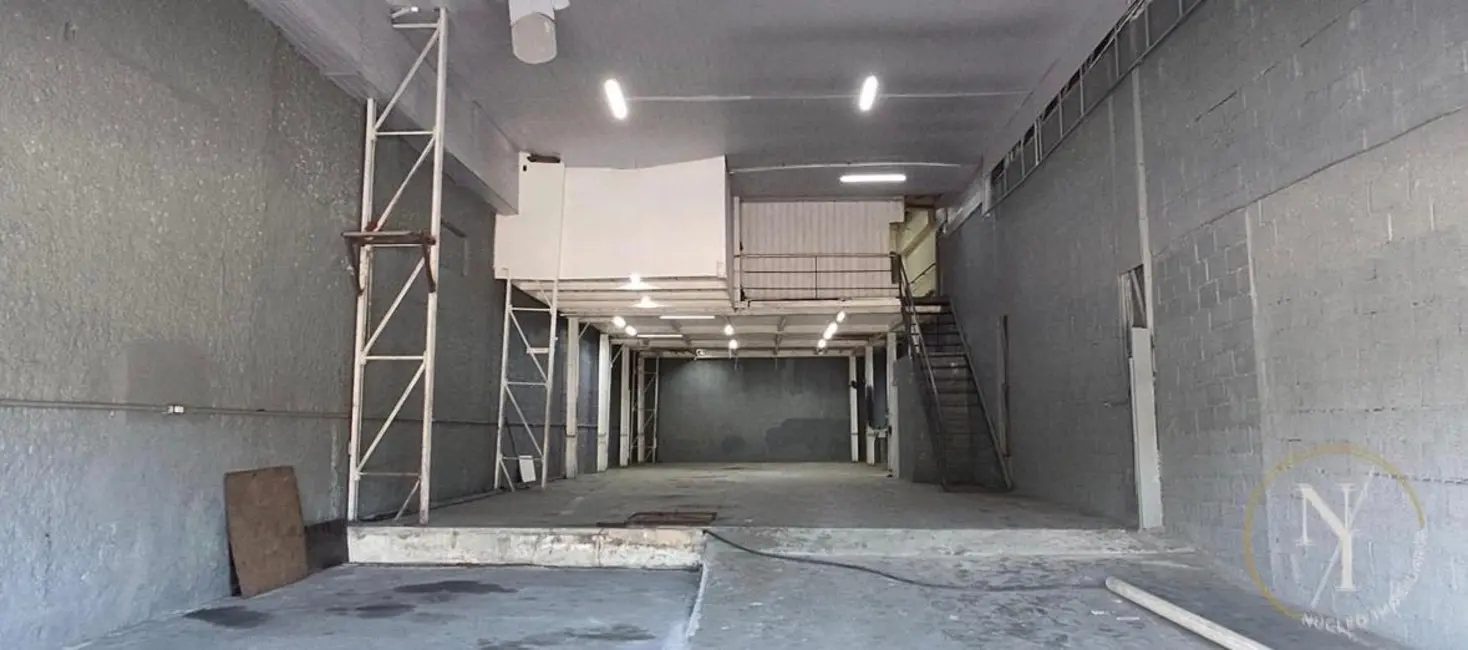 Foto 1 de Armazém / Galpão com 1 quarto para alugar, 392m2 em Vila Endres, Guarulhos - SP