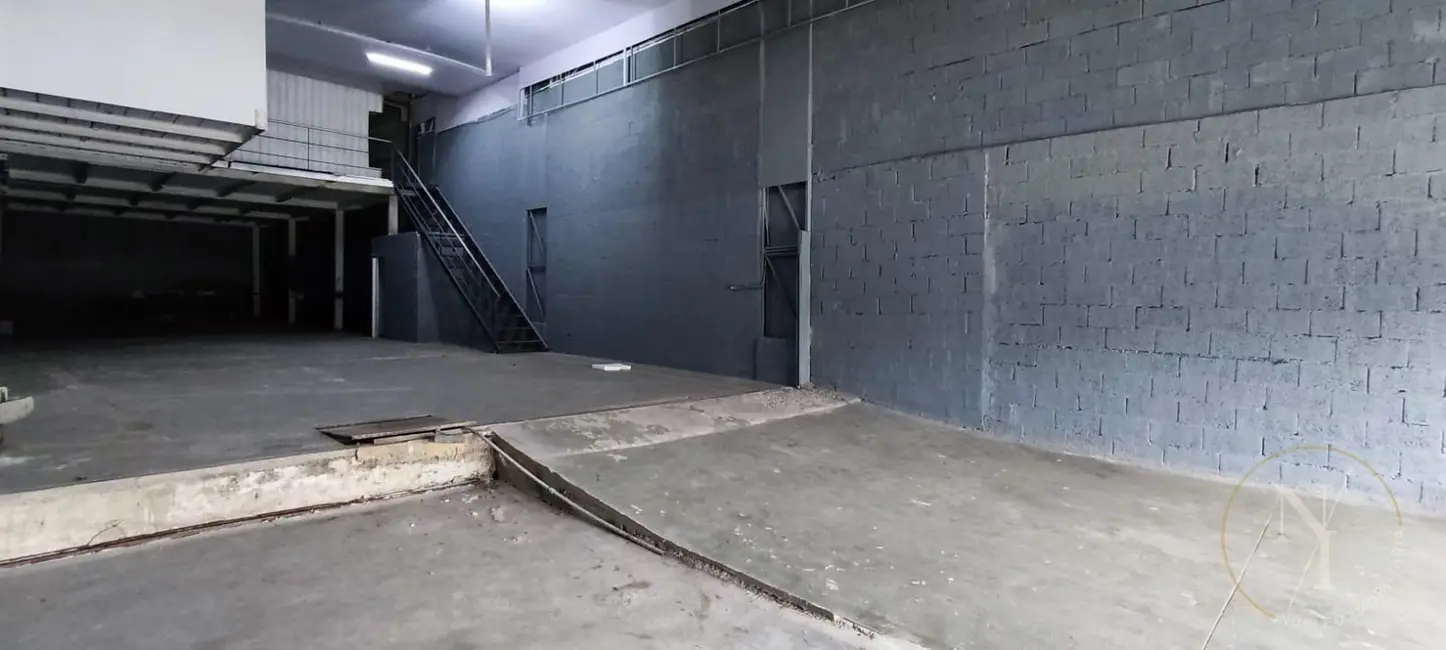 Foto 3 de Armazém / Galpão com 1 quarto para alugar, 392m2 em Vila Itapegica, Guarulhos - SP
