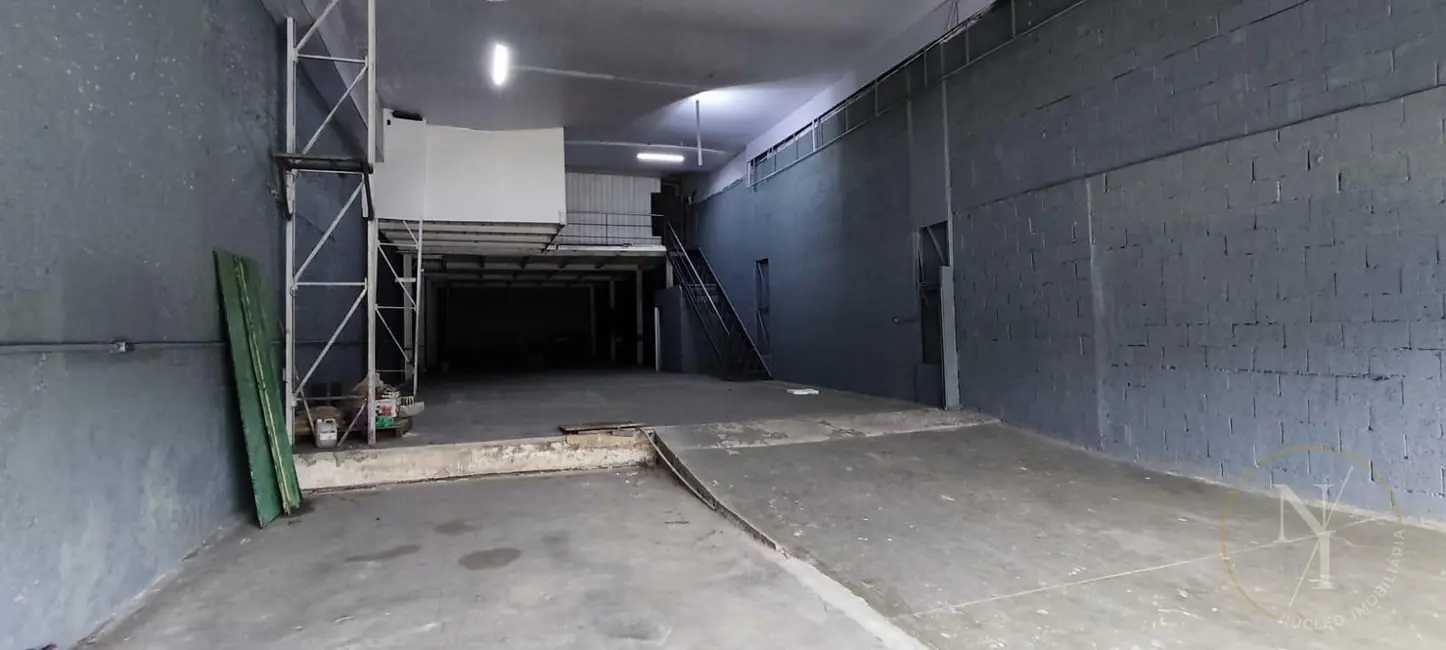Foto 2 de Armazém / Galpão com 1 quarto para alugar, 392m2 em Vila Itapegica, Guarulhos - SP
