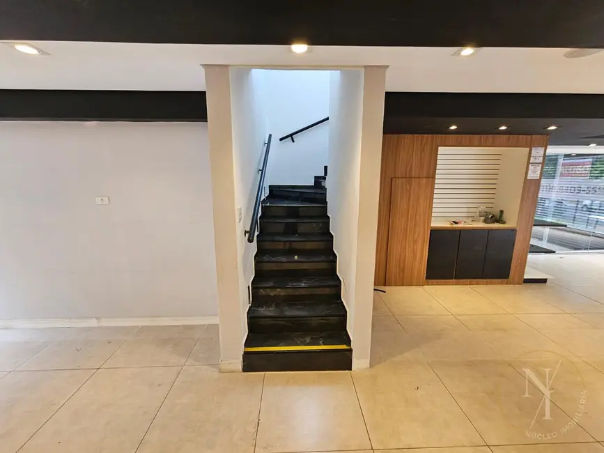 Casa Comercial para alugar, 657m2 em Pacaembu, São Paulo - SP - imagem 6 Foto 6 de Casa Comercial para alugar, 657m2 em Pacaembu, São Paulo - SP