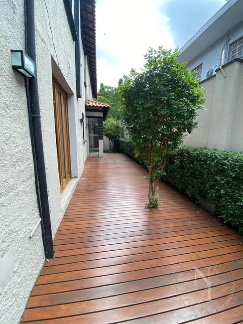 Casa Comercial com 4 quartos para alugar, 696m2 em Pacaembu, São Paulo - SP - imagem 6 Foto 6 de Casa Comercial com 4 quartos para alugar, 696m2 em Pacaembu, São Paulo - SP