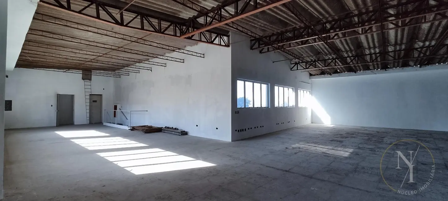 Prédio Inteiro com 8 quartos para alugar, 600m2 em Vila Augusta, Guarulhos - SP - imagem 8 Foto 8 de Prédio Inteiro com 8 quartos para alugar, 600m2 em Vila Augusta, Guarulhos - SP