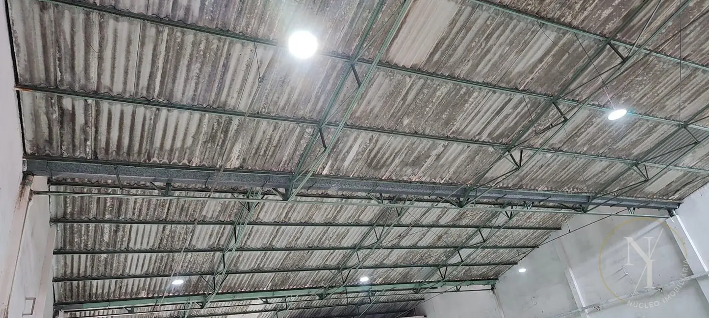 Foto 2 de Armazém / Galpão com 2 quartos para alugar, 1100m2 em Capela do Socorro, São Paulo - SP