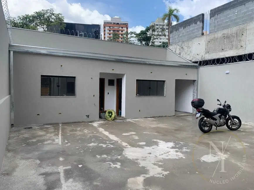 Casa Comercial com 4 quartos para alugar, 250m2 em Jardim das Acácias, São Paulo - SP - imagem 5 Foto 5 de Casa Comercial com 4 quartos para alugar, 250m2 em Jardim das Acácias, São Paulo - SP