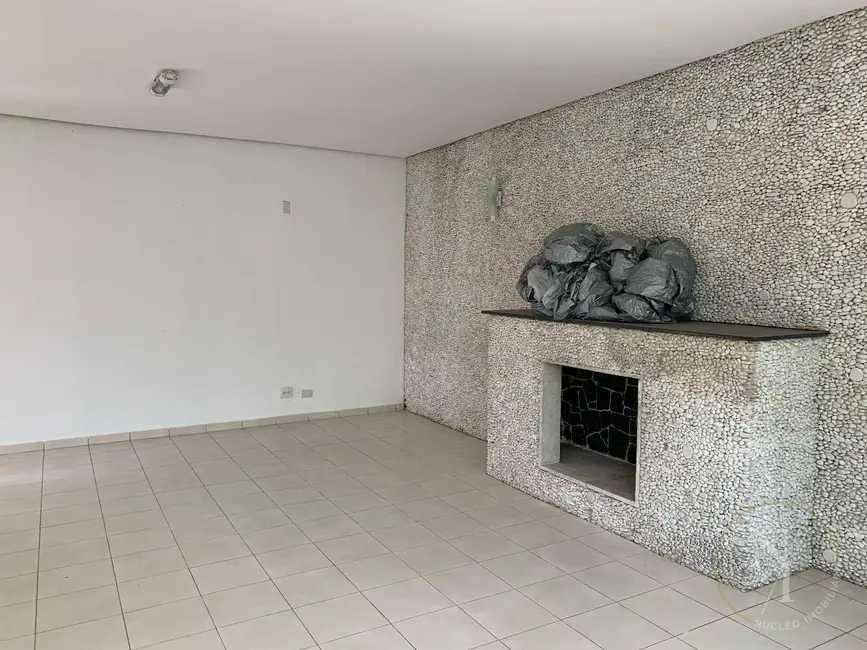 Casa Comercial com 3 quartos para alugar, 600m2 em Jardim São Paulo, Guarulhos - SP - imagem 3 Foto 3 de Casa Comercial com 3 quartos para alugar, 600m2 em Jardim São Paulo, Guarulhos - SP