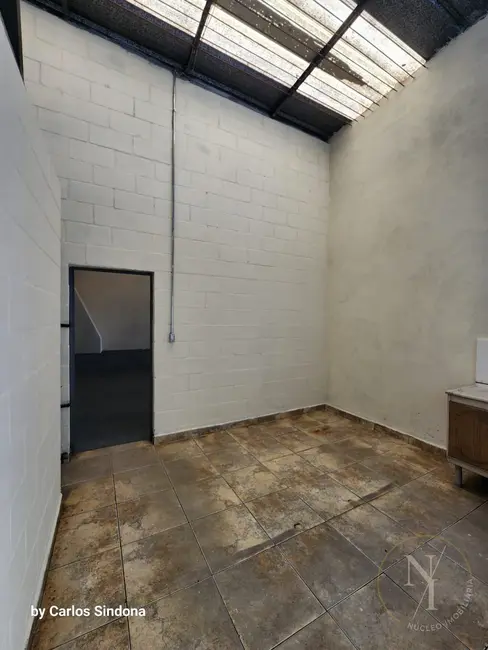 Foto 3 de Loja para alugar, 250m2 em Quitaúna, Osasco - SP