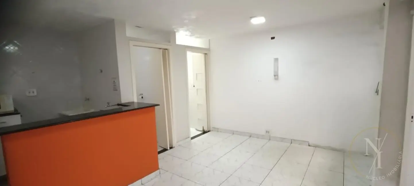 Armazém / Galpão com 3 quartos para alugar, 400m2 em Vila Barros, Guarulhos - SP - imagem 8 Foto 8 de Armazém / Galpão com 3 quartos para alugar, 400m2 em Vila Barros, Guarulhos - SP