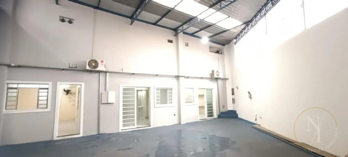 Armazém / Galpão com 3 quartos para alugar, 400m2 em Vila Barros, Guarulhos - SP - imagem 4 Foto 4 de Armazém / Galpão com 3 quartos para alugar, 400m2 em Vila Barros, Guarulhos - SP