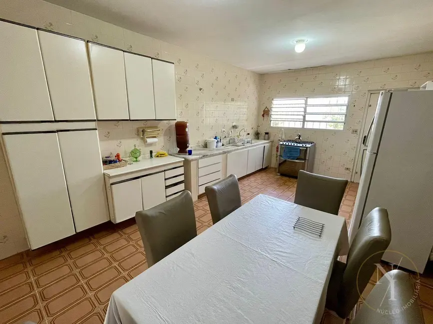 Casa com 5 quartos à venda e para alugar, 894m2 em Vila São Joaquim, Cotia - SP - imagem 3 Foto 3 de Casa com 5 quartos à venda e para alugar, 894m2 em Vila São Joaquim, Cotia - SP