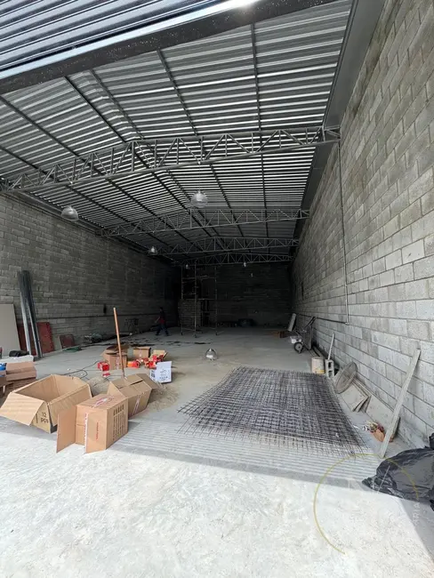 Armazém / Galpão com 1 quarto para alugar, 200m2 em Jardim Tranqüilidade, Guarulhos - SP - imagem 3 Foto 3 de Armazém / Galpão com 1 quarto para alugar, 200m2 em Jardim Tranqüilidade, Guarulhos - SP