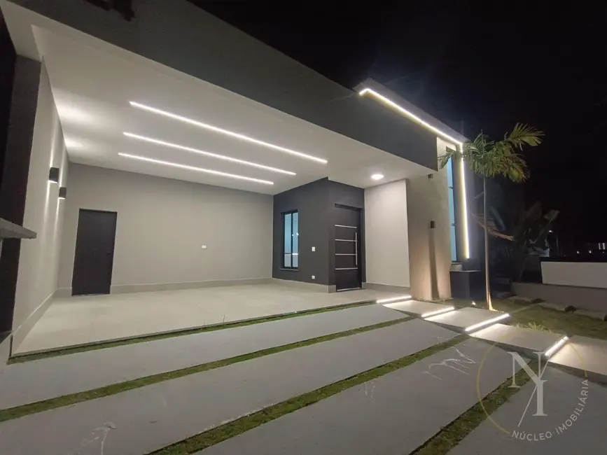 Foto 1 de Casa de Condomínio com 4 quartos à venda, 325m2 em Piracangaguá, Taubate - SP