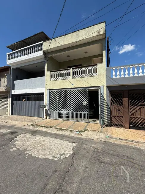 Casa com 3 quartos à venda, 125m2 em Jardim Presidente Dutra, Guarulhos - SP - imagem 1 Foto 1 de Casa com 3 quartos à venda, 125m2 em Jardim Presidente Dutra, Guarulhos - SP