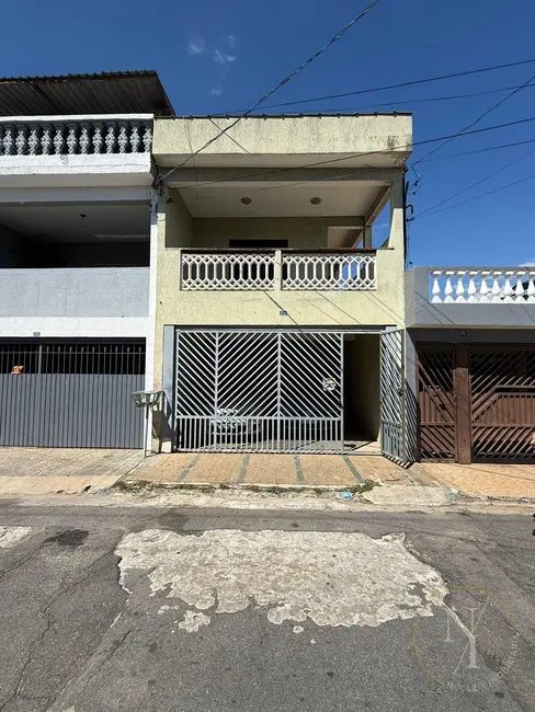 Casa com 3 quartos à venda, 125m2 em Jardim Presidente Dutra, Guarulhos - SP - imagem 2 Foto 2 de Casa com 3 quartos à venda, 125m2 em Jardim Presidente Dutra, Guarulhos - SP
