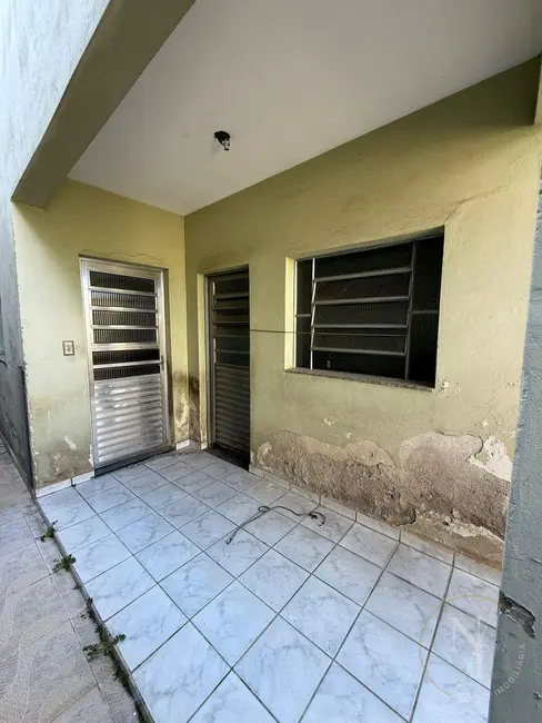 Casa com 3 quartos à venda, 125m2 em Jardim Presidente Dutra, Guarulhos - SP - imagem 4 Foto 4 de Casa com 3 quartos à venda, 125m2 em Jardim Presidente Dutra, Guarulhos - SP