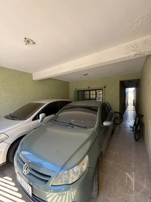 Casa com 3 quartos à venda, 125m2 em Jardim Presidente Dutra, Guarulhos - SP - imagem 3 Foto 3 de Casa com 3 quartos à venda, 125m2 em Jardim Presidente Dutra, Guarulhos - SP