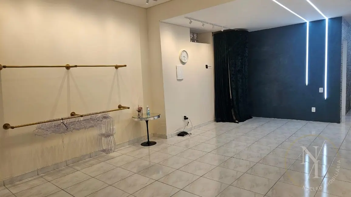 Foto 6 de Loja com 1 quarto para alugar, 65m2 em Cruz, Lorena - SP