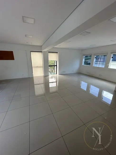 Prédio Inteiro com 11 quartos para alugar, 580m2 em Sumaré, São Paulo - SP - imagem 6 Foto 6 de Prédio Inteiro com 11 quartos para alugar, 580m2 em Sumaré, São Paulo - SP