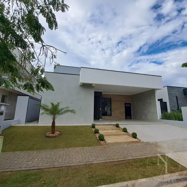 Foto 1 de Casa de Condomínio com 3 quartos à venda, 300m2 em Piracangaguá, Taubate - SP