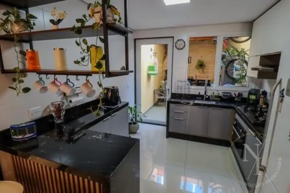 Foto 4 de Casa com 3 quartos à venda, 250m2 em Jardim Sabará, São Paulo - SP