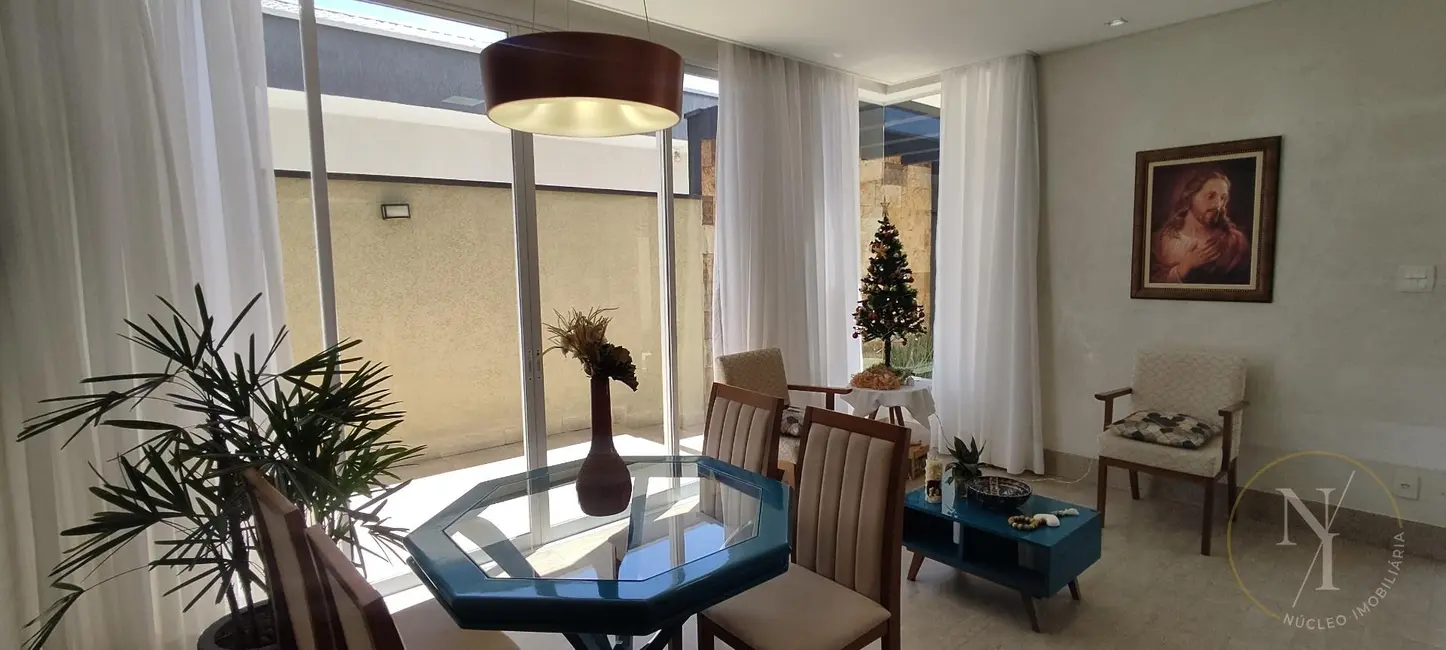 Casa de Condomínio com 3 quartos à venda, 300m2 em Piracangaguá, Taubate - SP - imagem 9 Foto 9 de Casa de Condomínio com 3 quartos à venda, 300m2 em Piracangaguá, Taubate - SP