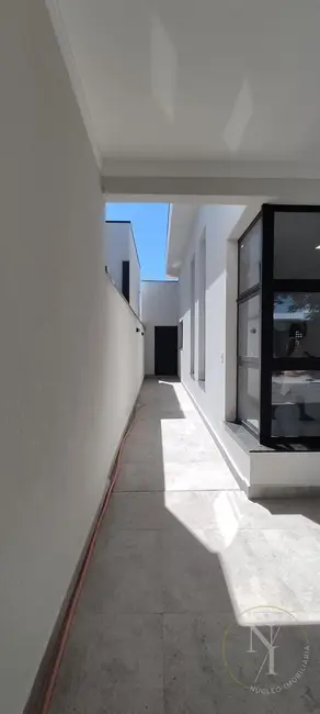 Foto 2 de Casa de Condomínio com 3 quartos à venda, 300m2 em Piracangaguá, Taubate - SP