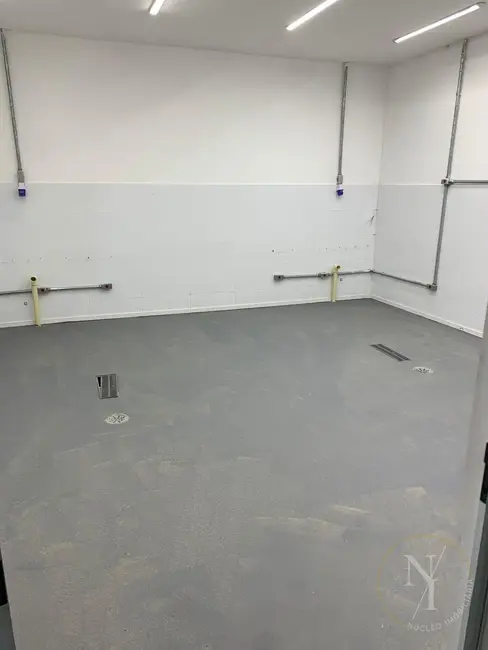 Armazém / Galpão com 2 quartos para alugar, 800m2 em Quarta Parada, São Paulo - SP - imagem 6 Foto 6 de Armazém / Galpão com 2 quartos para alugar, 800m2 em Quarta Parada, São Paulo - SP