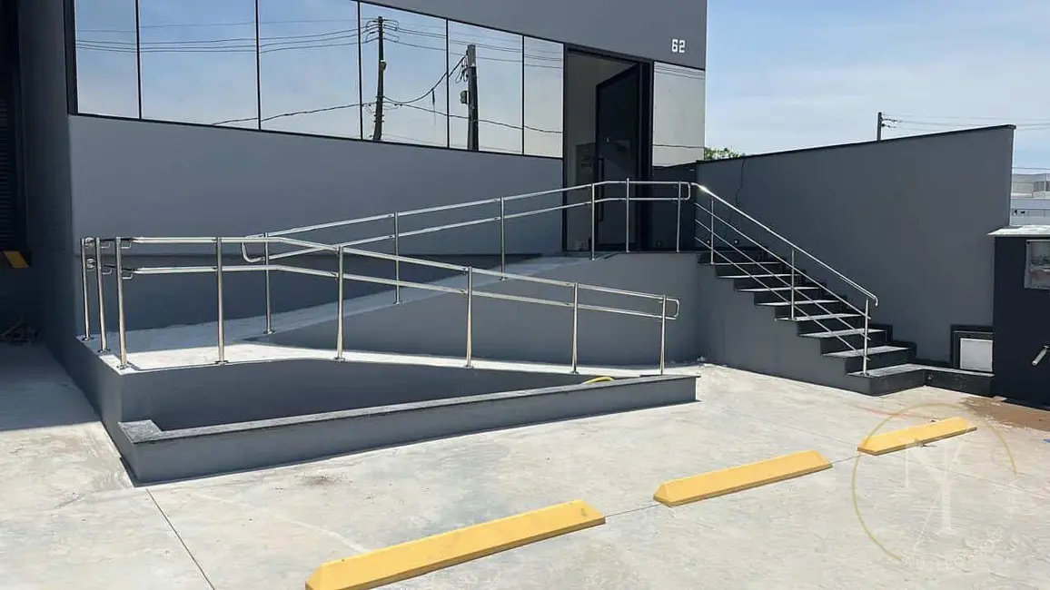 Armazém / Galpão com 1 quarto para alugar, 850m2 em Jardim Vitória, Aruja - SP - imagem 2 Foto 2 de Armazém / Galpão com 1 quarto para alugar, 850m2 em Jardim Vitória, Aruja - SP