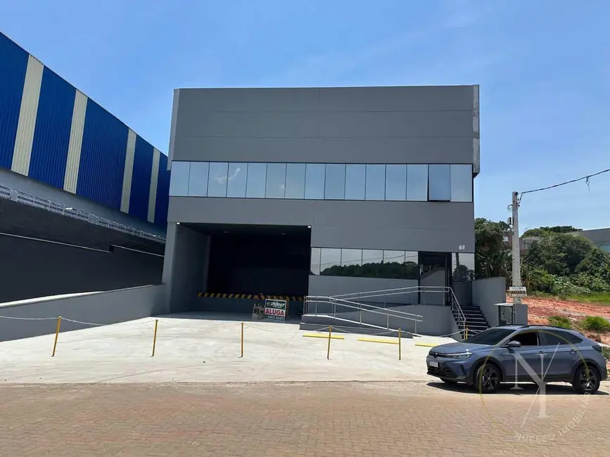 Armazém / Galpão com 1 quarto para alugar, 850m2 em Jardim Vitória, Aruja - SP - imagem 3 Foto 3 de Armazém / Galpão com 1 quarto para alugar, 850m2 em Jardim Vitória, Aruja - SP