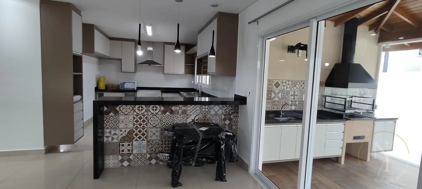 Foto 6 de Casa de Condomínio com 4 quartos à venda, 223m2 em Piracangaguá, Taubate - SP