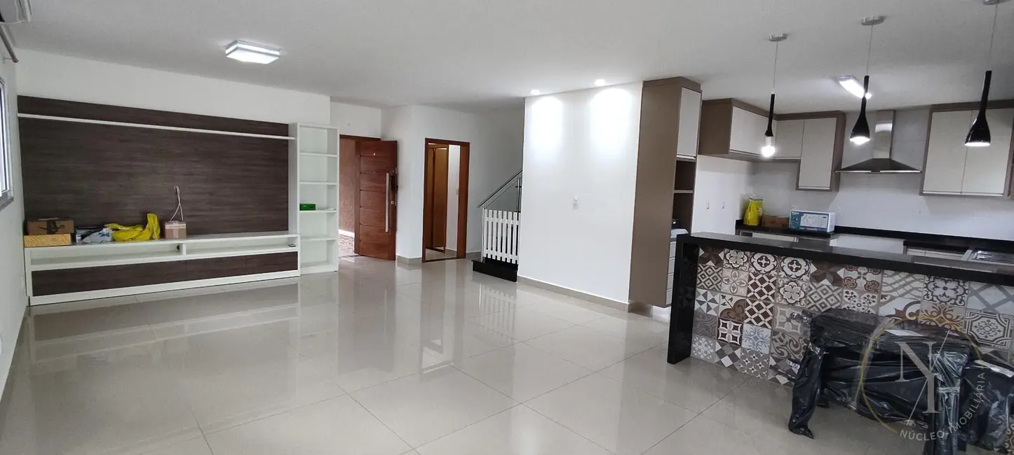 Foto 9 de Casa de Condomínio com 4 quartos à venda, 223m2 em Piracangaguá, Taubate - SP