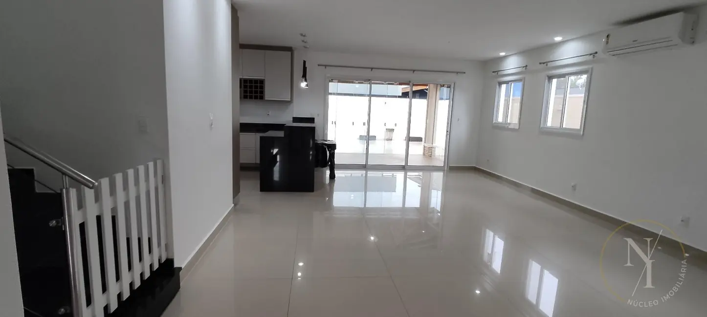Foto 4 de Casa de Condomínio com 4 quartos à venda, 223m2 em Piracangaguá, Taubate - SP
