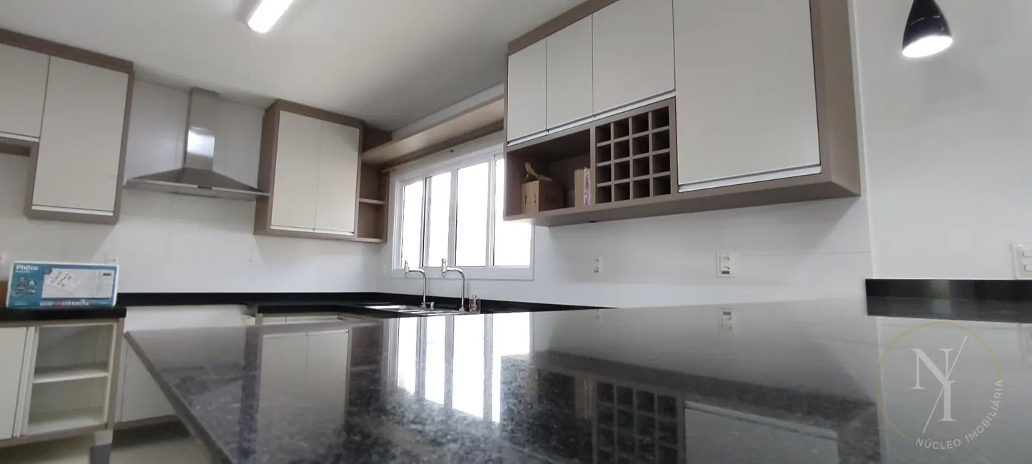 Foto 7 de Casa de Condomínio com 4 quartos à venda, 223m2 em Piracangaguá, Taubate - SP