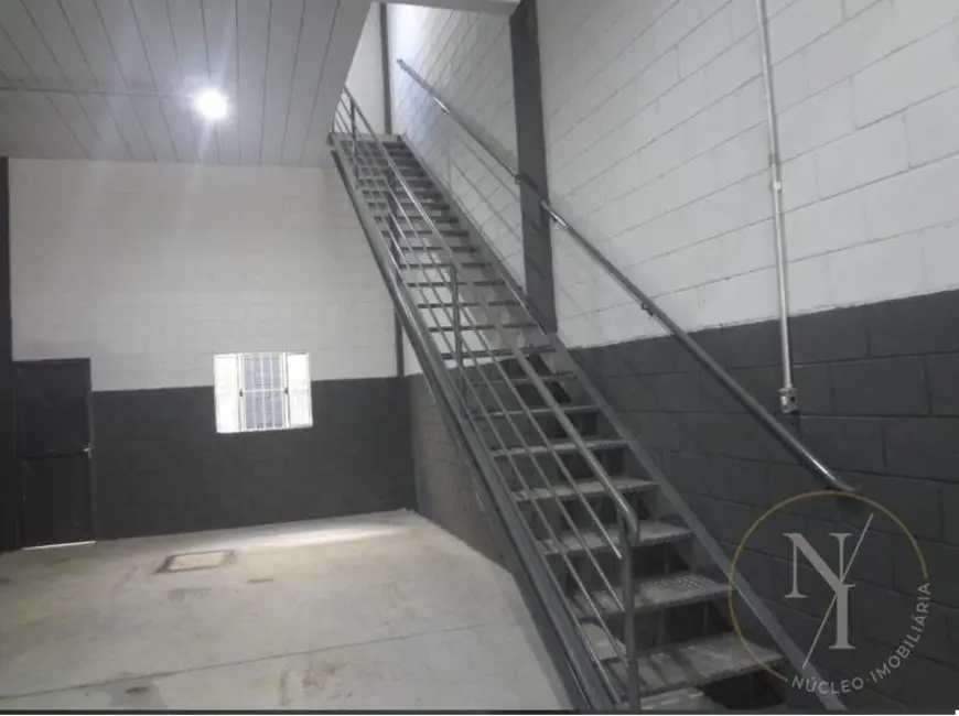 Armazém / Galpão com 1 quarto para alugar, 500m2 em Jardim Jóia, Aruja - SP - imagem 4 Foto 4 de Armazém / Galpão com 1 quarto para alugar, 500m2 em Jardim Jóia, Aruja - SP