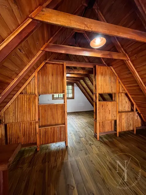 Chácara com 2 quartos à venda, 500m2 em Jardim das Cerejeiras, Aruja - SP - imagem 4 Foto 4 de Chácara com 2 quartos à venda, 500m2 em Jardim das Cerejeiras, Aruja - SP