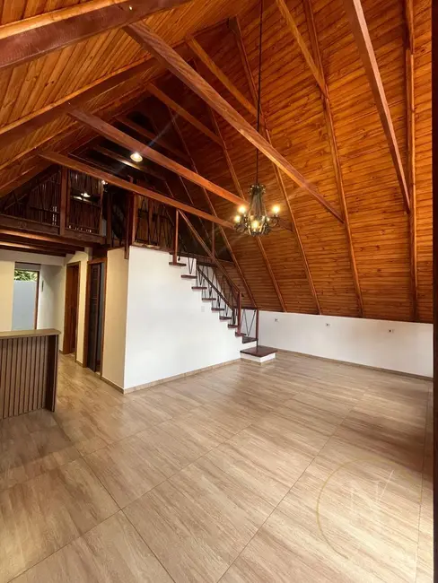 Chácara com 2 quartos à venda, 500m2 em Jardim das Cerejeiras, Aruja - SP - imagem 9 Foto 9 de Chácara com 2 quartos à venda, 500m2 em Jardim das Cerejeiras, Aruja - SP